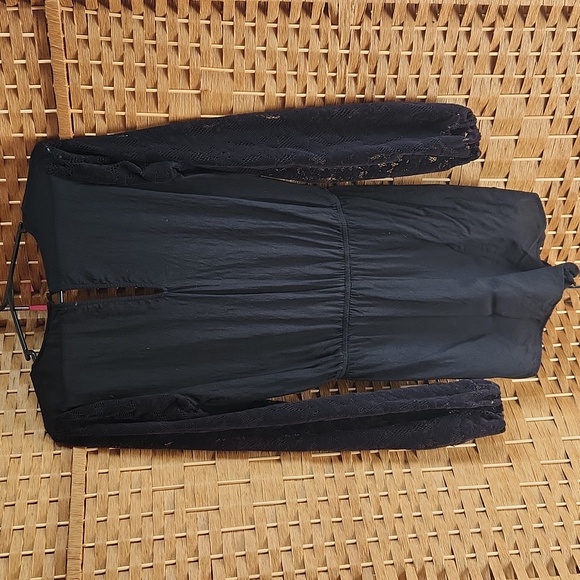 Forever21, Women's Sexy Little Black Romper with Velvet-Like lace sleeves Sz aS - Picture 3 of 11